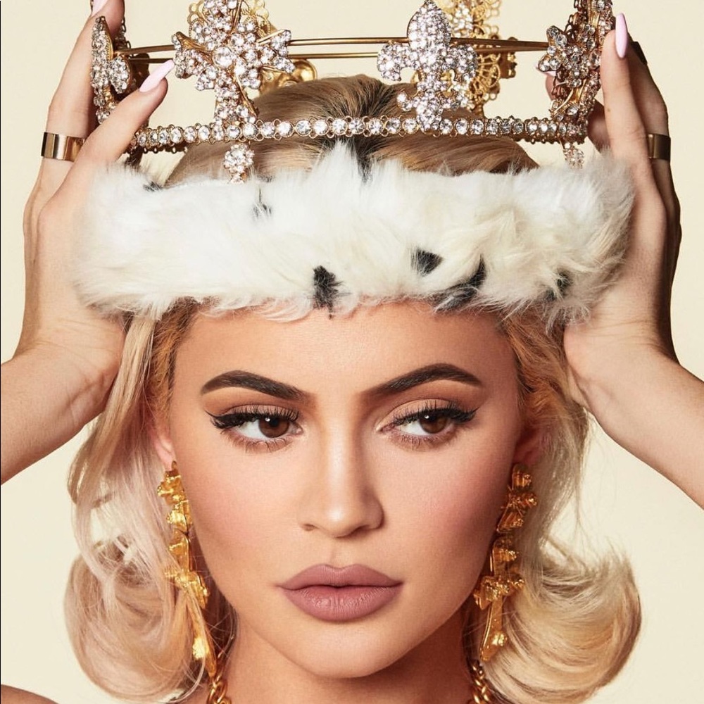 👑✨👑
